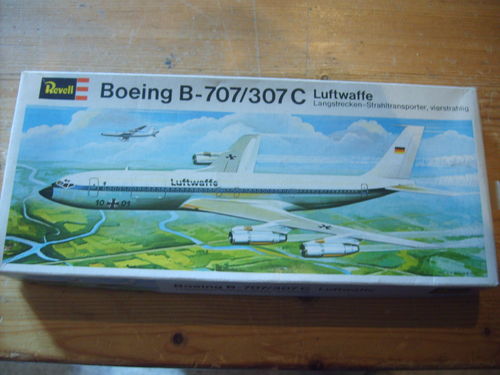Revell H-108 Boeing B-707/307C " Luftwaffe " Bausatz 1:144