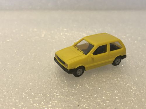 Rietze Suzuki Swift Kleinwagen "gelb" Maßstab 1:87 HO