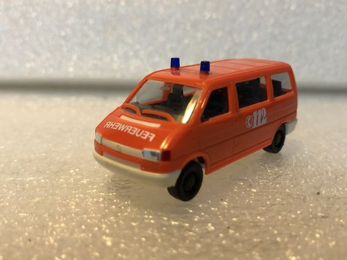 Herpa 043120 VW T4 Caravelle Feuerwehr 112 tagesleuchtrot 1:87 HO