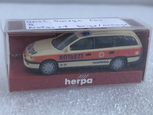 Herpa 043434 Opel Omega Caravan GL Notarzt Aschaffenburg im Maßstab 1:87 H0 in OVP neuwertig